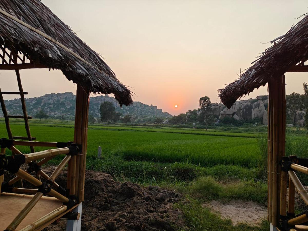 The Sundown Hampi Hotel Buitenkant foto
