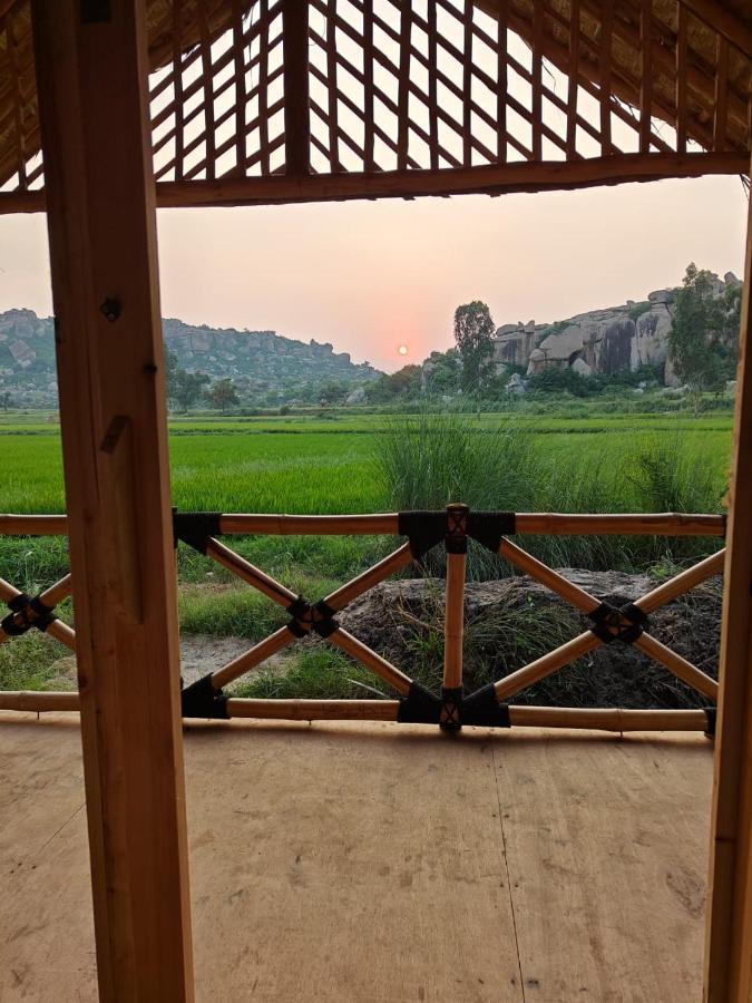 The Sundown Hampi Hotel Buitenkant foto