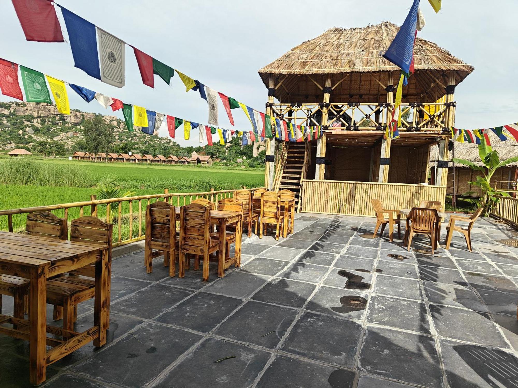 The Sundown Hampi Hotel Buitenkant foto